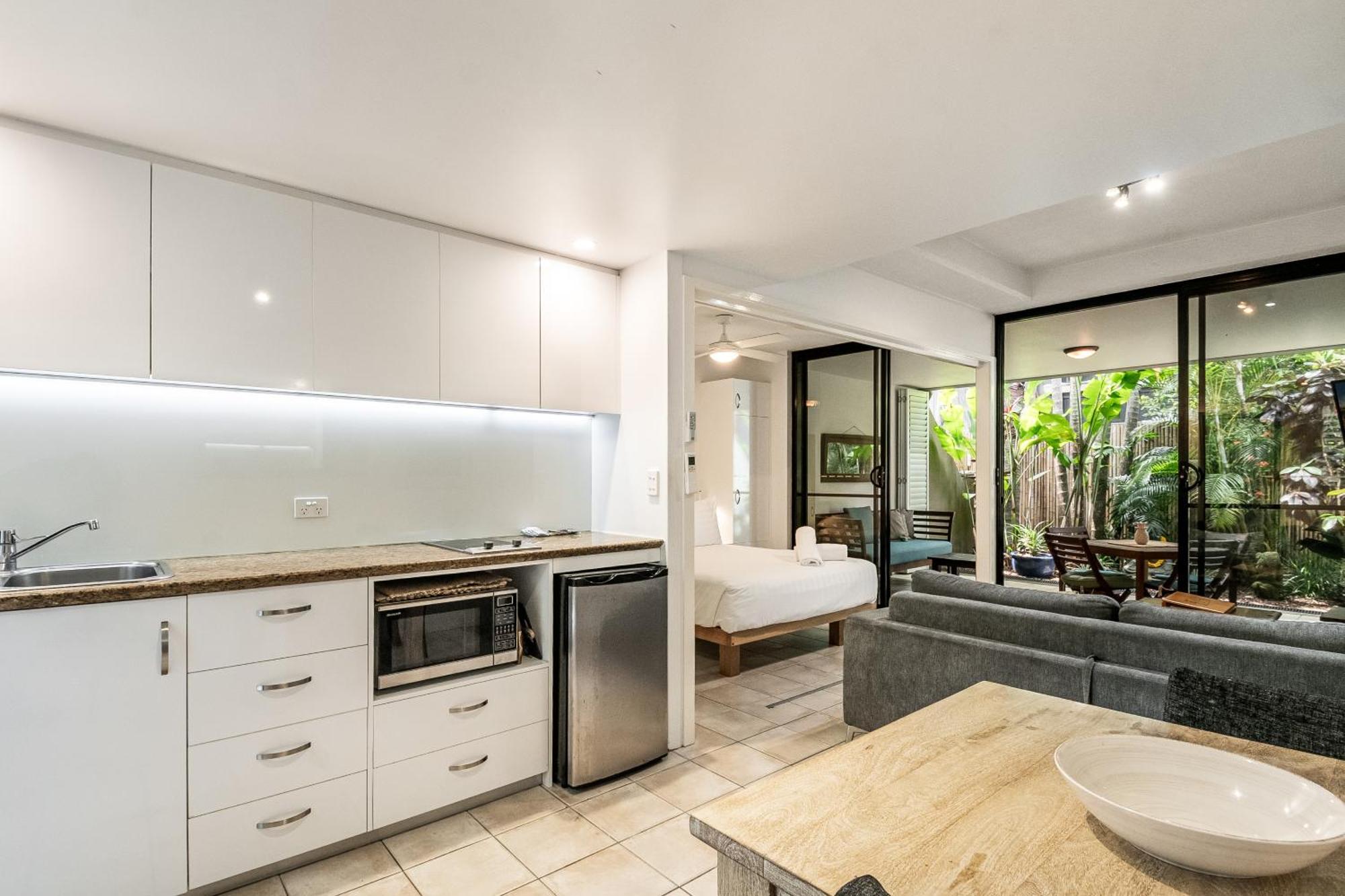 ביירון ביי Julians Apartments מראה חיצוני תמונה