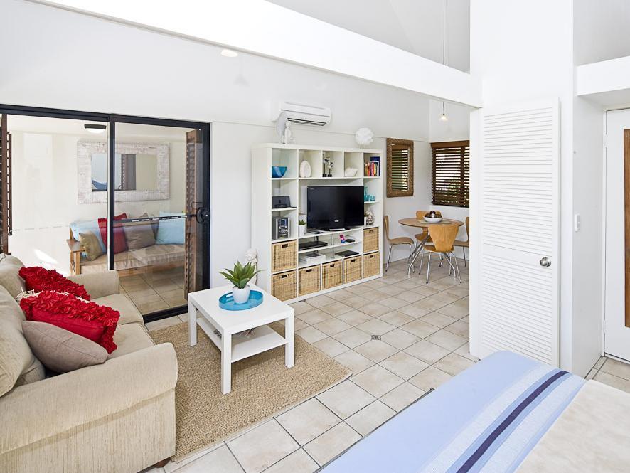 ביירון ביי Julians Apartments מראה חיצוני תמונה